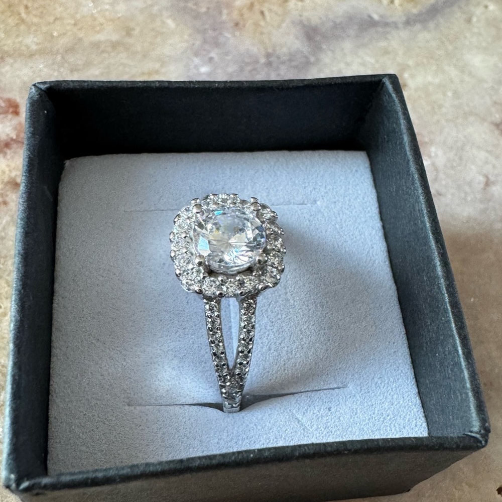 Ring - Picture 5 of 5